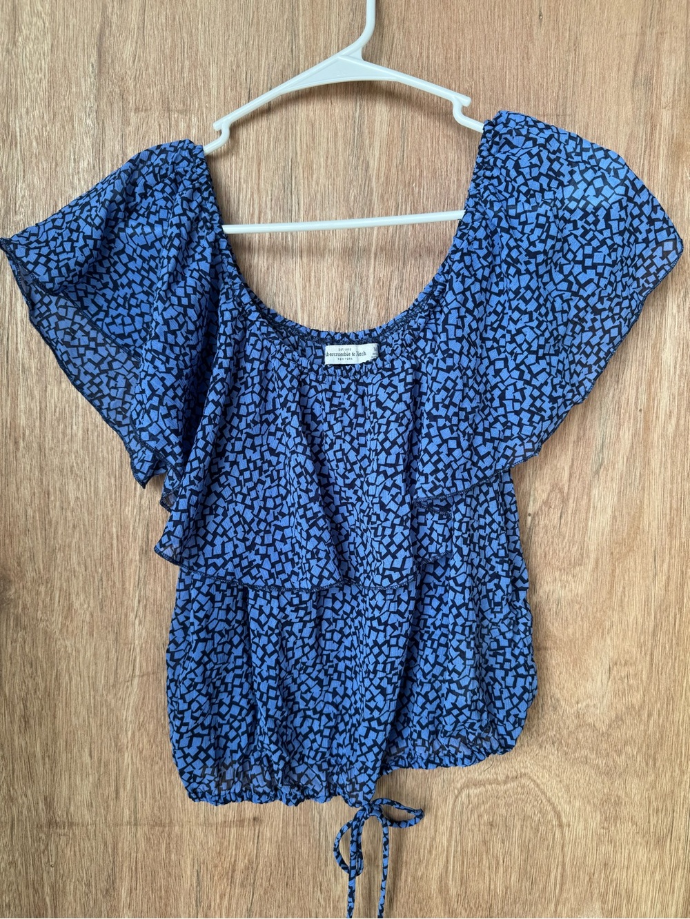 Abercrombie & Fitch Blue Patterned Flutter Sleeve Blouse